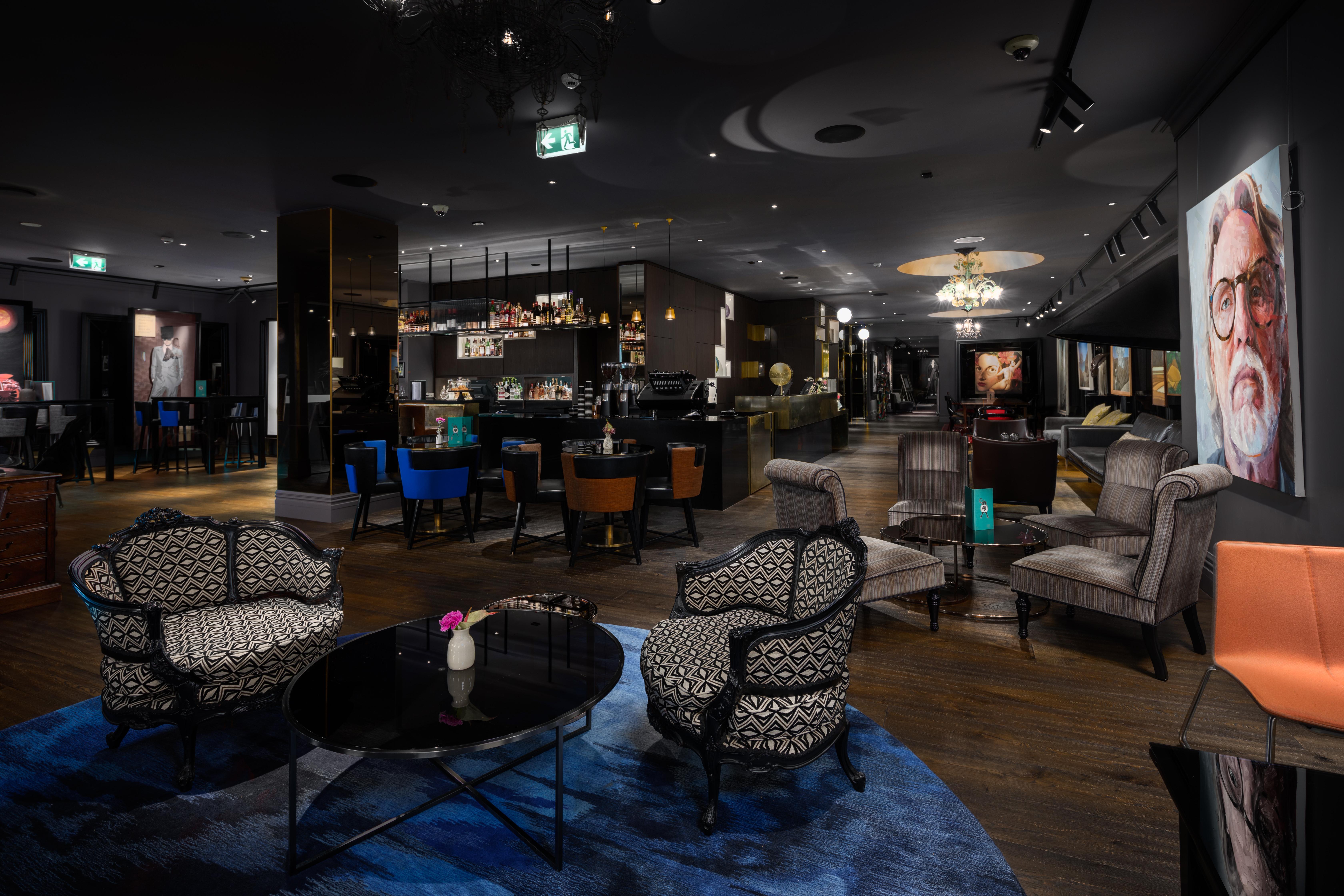 Museum Apartment Hotel, Independent Collection By Evt Wellington Bagian luar foto The Lounge at London Heathrow Airport