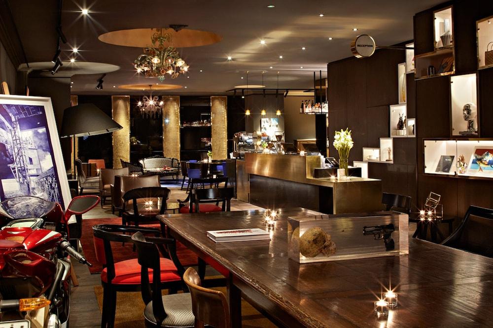 Museum Apartment Hotel, Independent Collection By Evt Wellington Bagian luar foto The interior of the bar