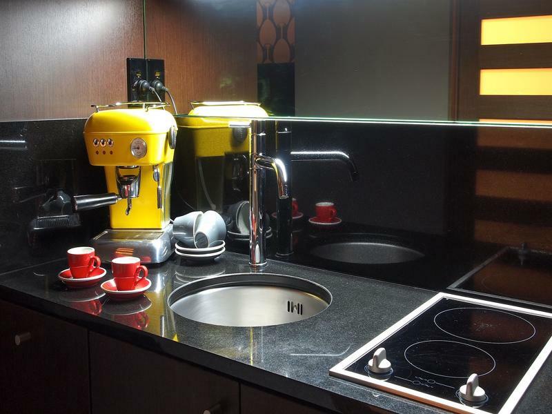 Museum Apartment Hotel, Independent Collection By Evt Wellington Bagian luar foto A kitchen with a built-in sink